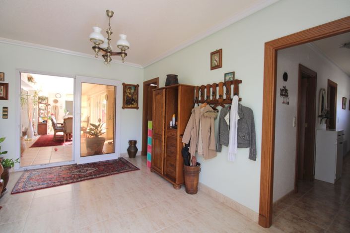 Image No.6-5 Bed Villa for sale