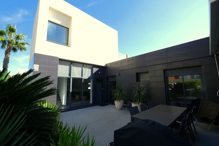 Image No.1-Villa de 3 chambres à vendre à Villamartin