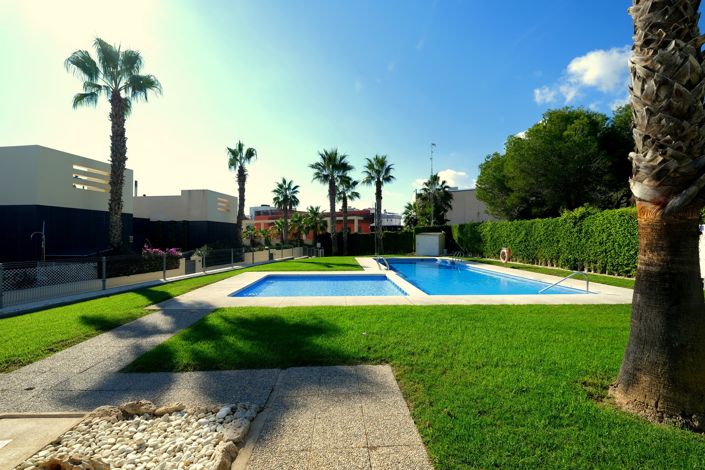 Image No.3-3 Bed Villa for sale