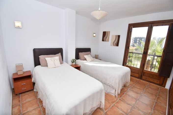 Image No.10-2 Bed Property for sale