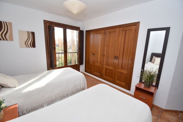 Image No.11-2 Bed Property for sale