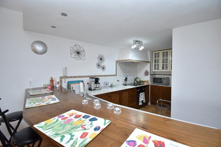 Image No.4-2 Bed Property for sale