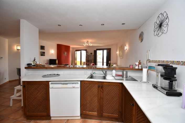 Image No.8-2 Bed Property for sale