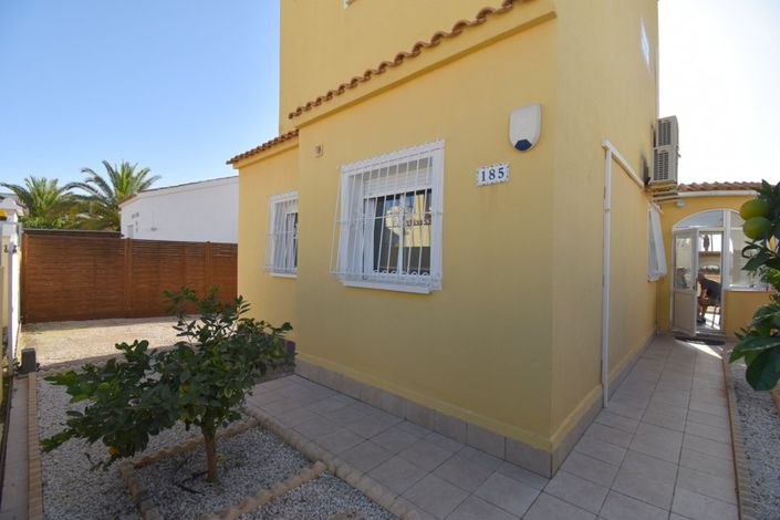 Image No.18-3 Bed Villa for sale