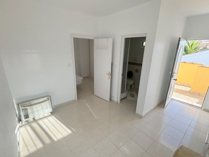 Image No.21-3 Bed Villa for sale