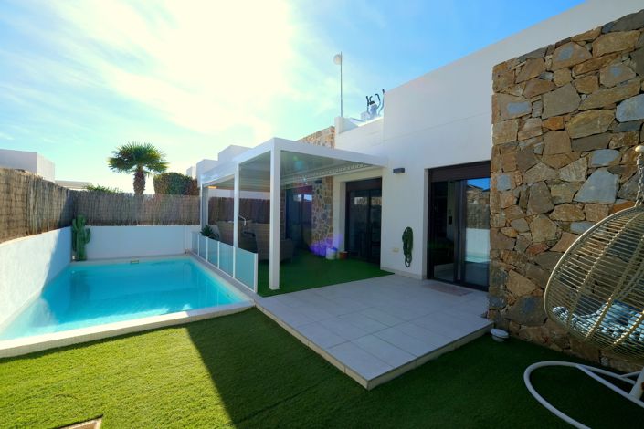 Image No.1-3 Bed Villa for sale
