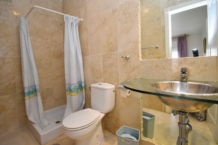 Image No.12-2 Bed Bungalow for sale