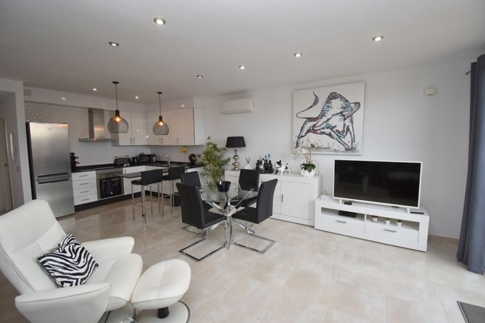 Image No.3-2 Bed Property for sale