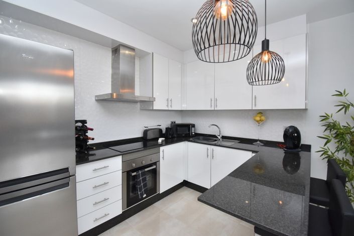 Image No.4-2 Bed Property for sale