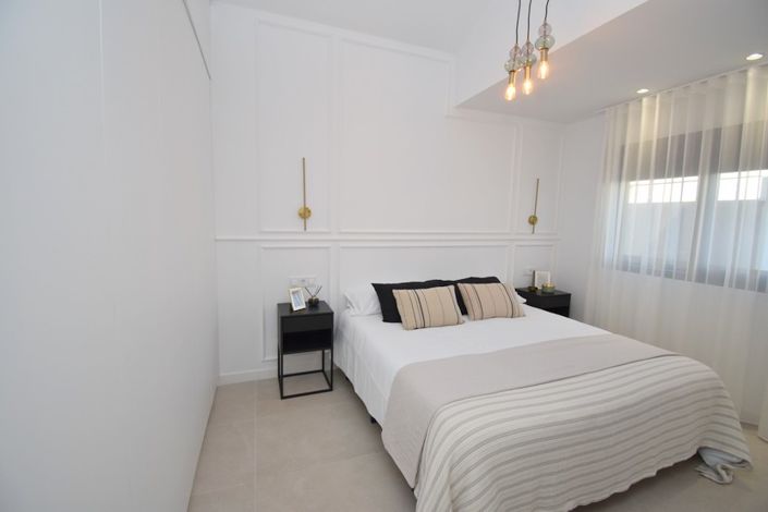 Image No.10-3 Bed Villa for sale