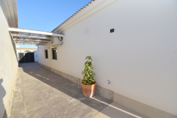 Image No.24-3 Bed Villa for sale