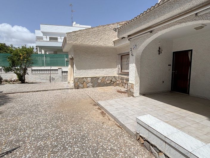 Image No.21-3 Bed Villa for sale