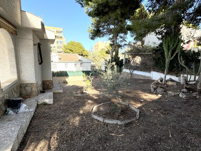 Image No.27-3 Bed Villa for sale