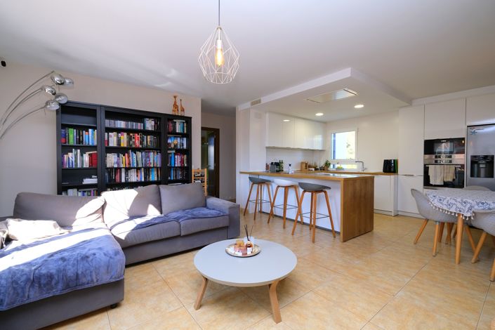 Image No.4-4 Bed Villa for sale