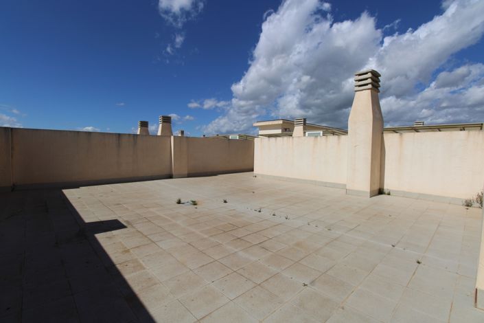 Image No.18-2 Bed Property for sale