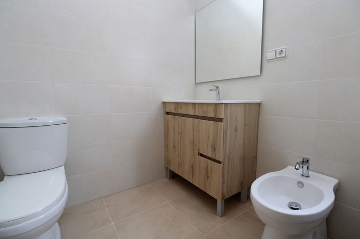 Image No.4-1 Bed Property for sale