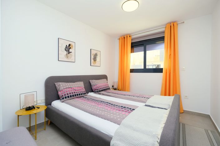 Image No.13-2 Bed Property for sale