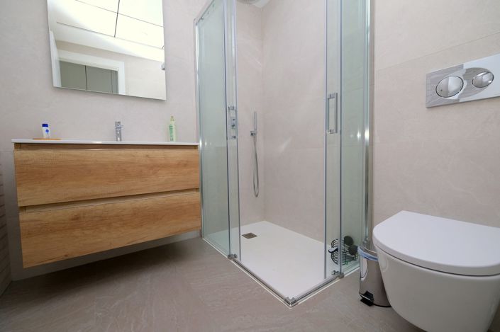 Image No.16-2 Bed Property for sale