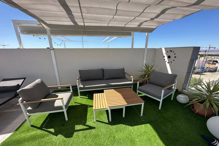 Image No.17-2 Bed Property for sale