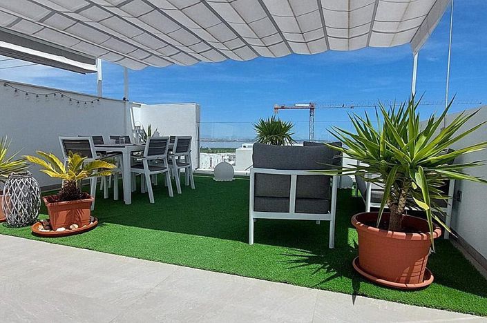 Image No.18-2 Bed Property for sale