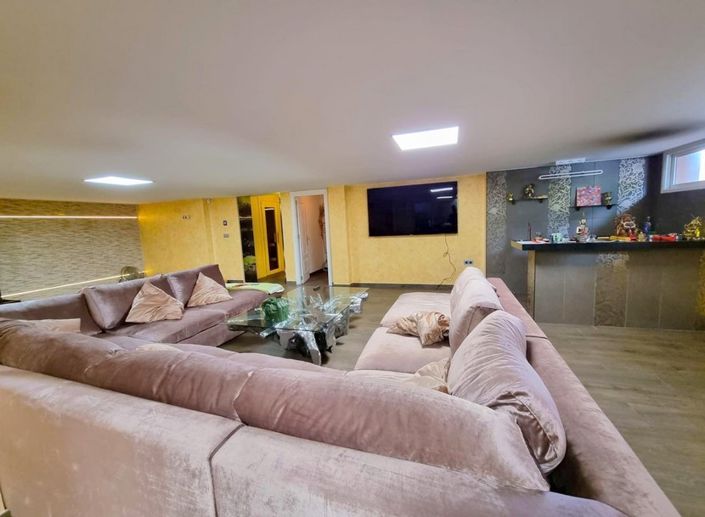 Image No.14-5 Bed Villa for sale