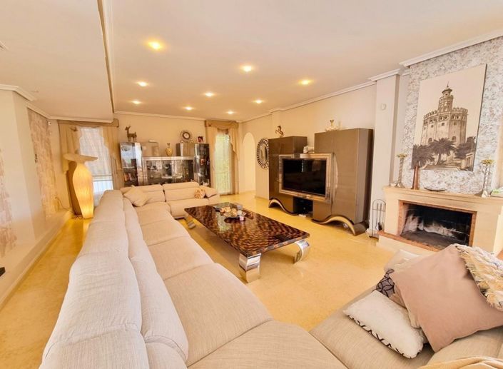 Image No.3-5 Bed Villa for sale