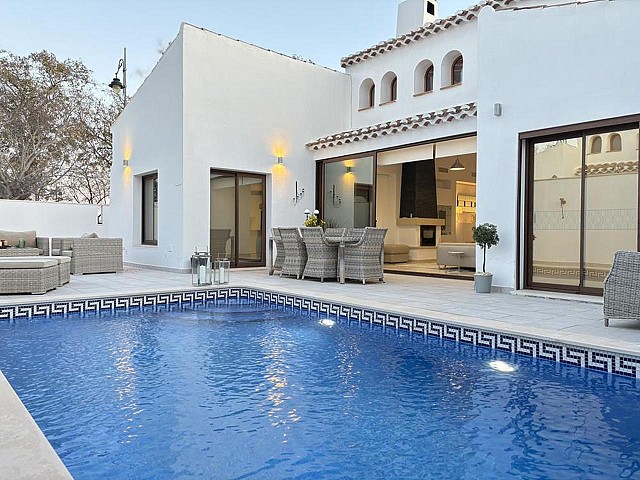 Image No.1-3 Bed Villa for sale