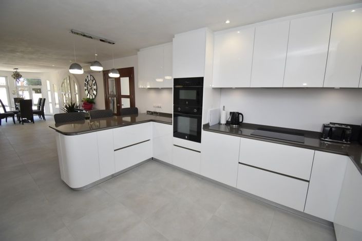 Image No.10-6 Bed Villa for sale