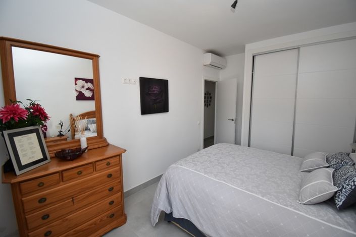 Image No.17-6 Bed Villa for sale