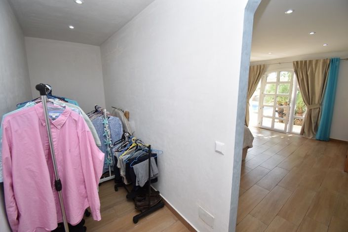 Image No.25-6 Bed Villa for sale