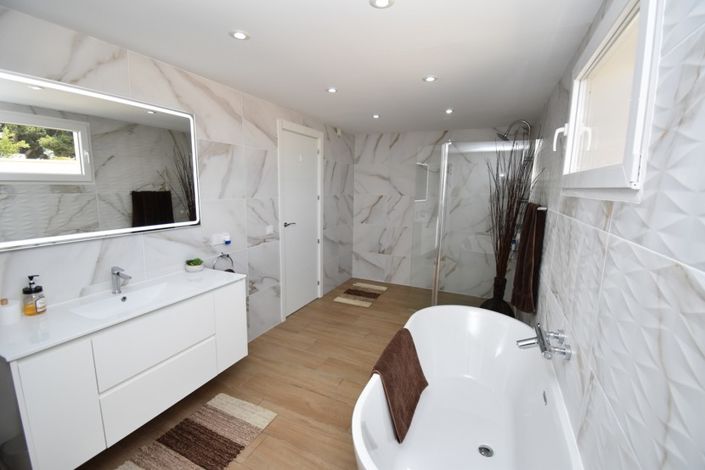 Image No.26-6 Bed Villa for sale