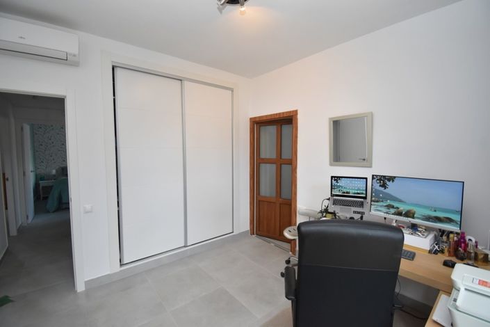 Image No.30-6 Bed Villa for sale