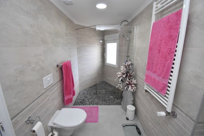 Image No.32-6 Bed Villa for sale