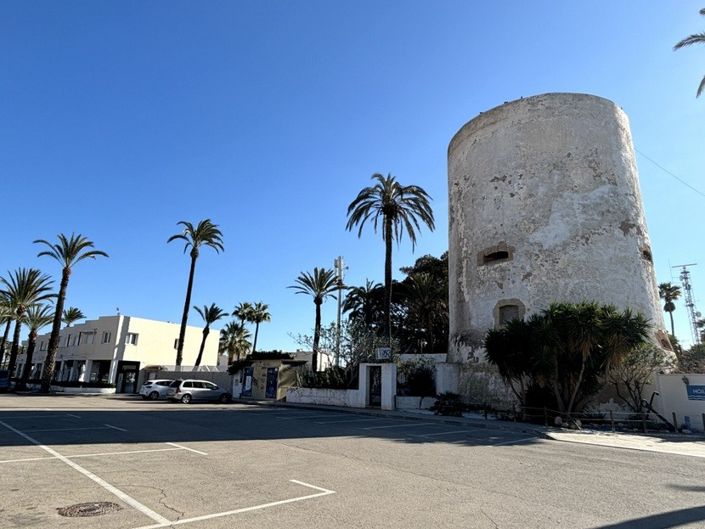 Image No.47-6 Bed Villa for sale