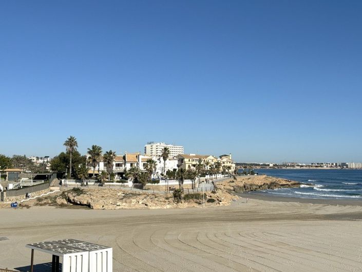 Image No.48-6 Bed Villa for sale