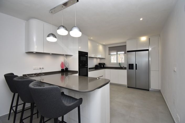 Image No.9-6 Bed Villa for sale