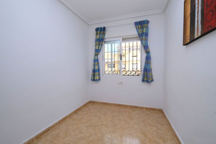 Image No.10-3 Bed Townhouse for sale