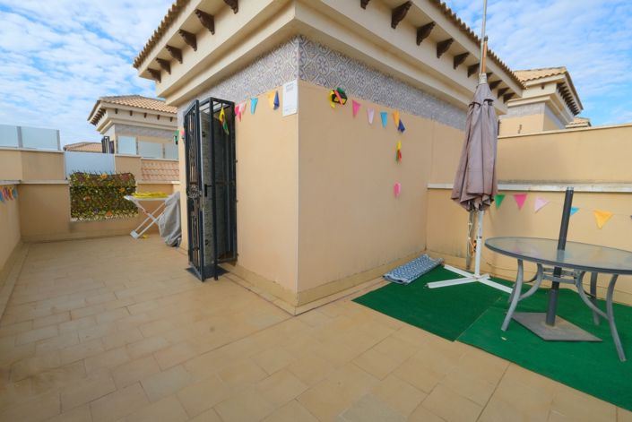 Image No.13-3 Bed Townhouse for sale