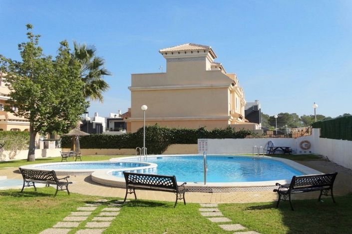 Image No.14-3 Bed Townhouse for sale