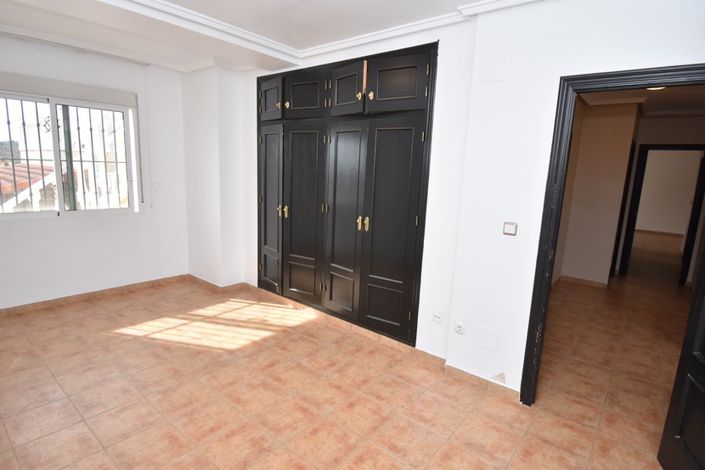 Image No.18-5 Bed Villa for sale