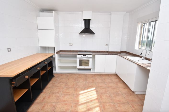 Image No.3-5 Bed Villa for sale