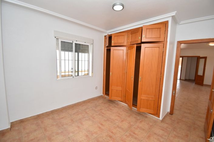 Image No.9-5 Bed Villa for sale