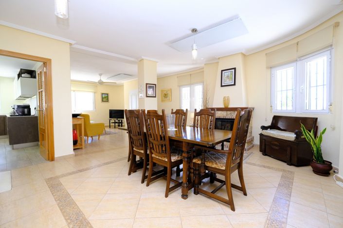 Image No.4-3 Bed Villa for sale