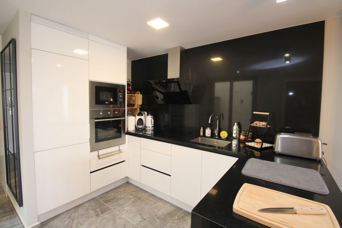 Image No.5-2 Bed Property for sale