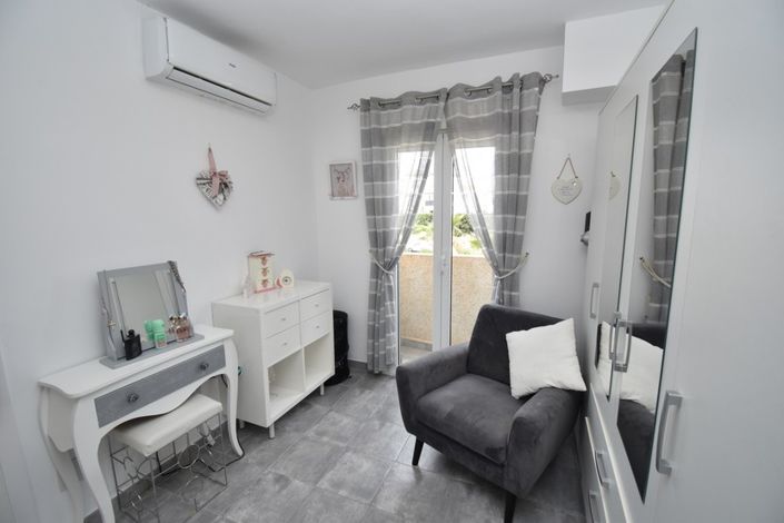 Image No.13-3 Bed Townhouse for sale