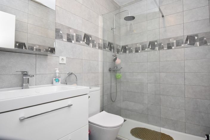 Image No.14-3 Bed Townhouse for sale