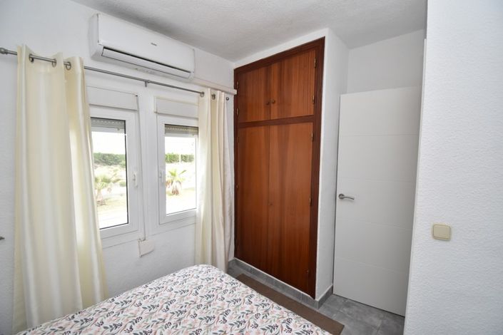 Image No.16-3 Bed Townhouse for sale