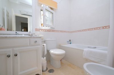 8535570