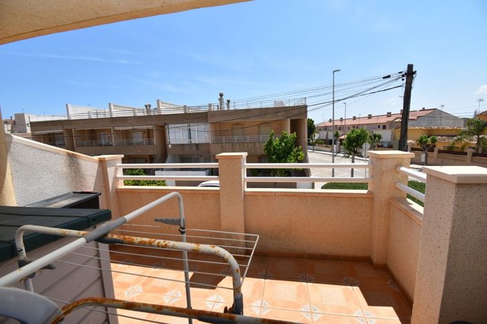 Image No.12-3 Bed Townhouse for sale