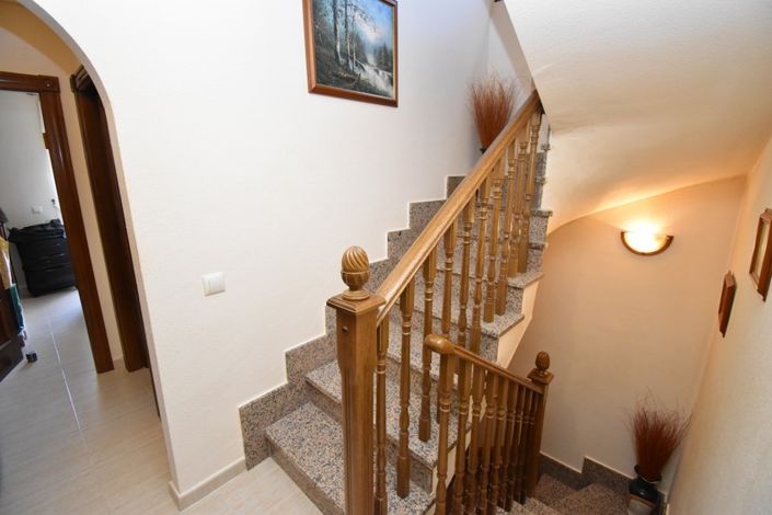 Image No.14-3 Bed Townhouse for sale